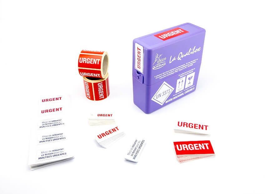 Ensemble de la gamme Urgent avec autocollants et stickers rouge et blanc, témoins de péremption et pochettes porte-cartes
